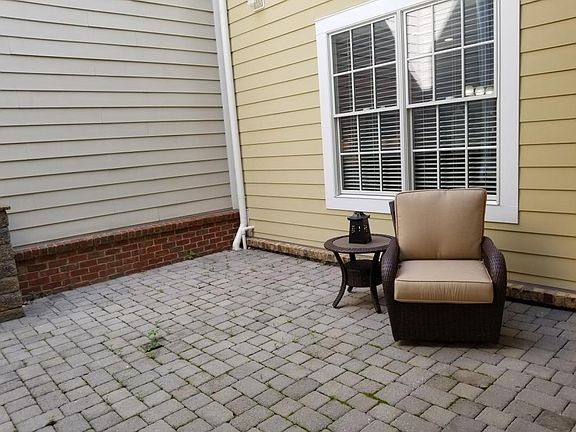 4th image of 1653 Mystic St