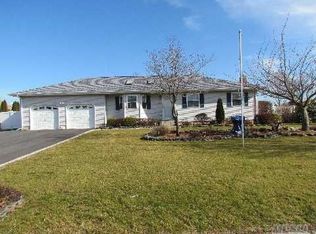 22 Marge Ln, Baiting Hollow, NY 11933