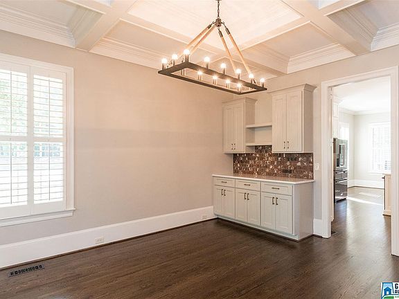 5th image of 582 Founders Park Dr W