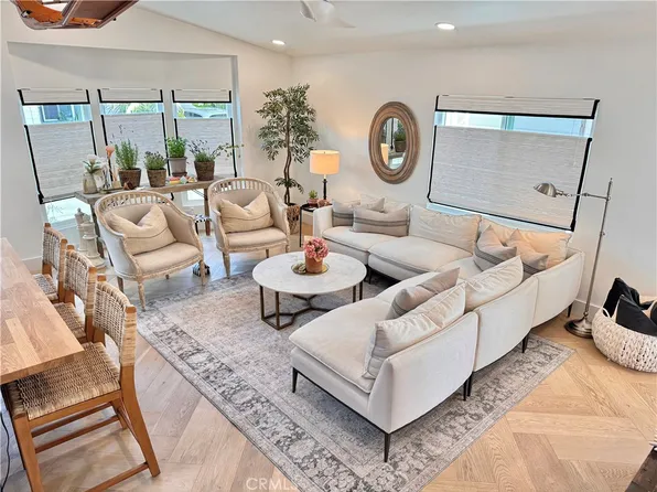250 Mayflower Dr, Newport Beach, CA 92660
