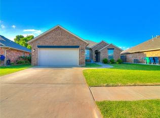 10725 SW 34th Ter, Yukon, OK 73099