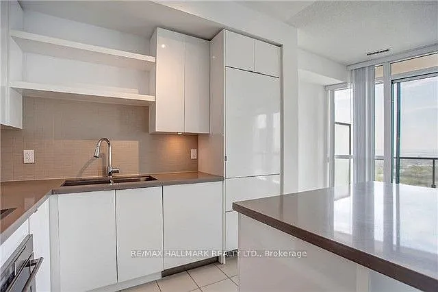 59 Annie Craig Dr #1605 — Photo 11
