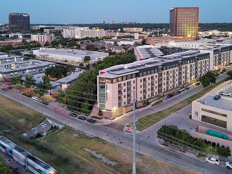 Luxia Midtown Park — Photo 30