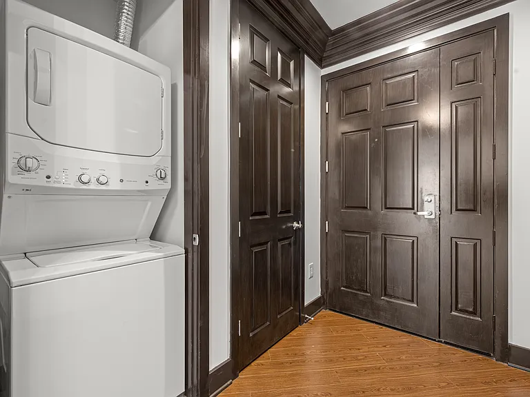 1138 Glenville Dr — Photo 14