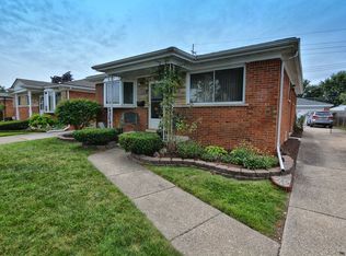 27909 Rockwood St, Saint Clair Shores, MI 48081