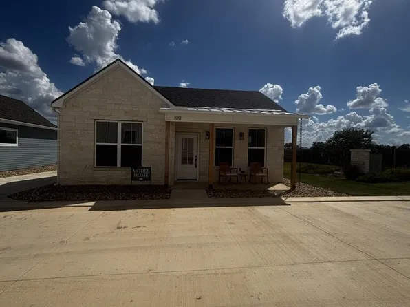 802 S Creek St Unit 100, Fredericksburg, TX 78624