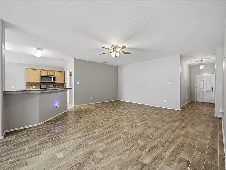 2734 Trinity Glen Ln — Photo 6