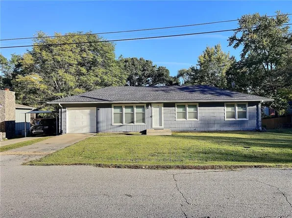 624 NE 89th St, Kansas City, MO 64155