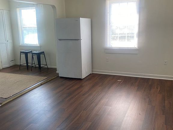 4th image of 2313 Stafford St