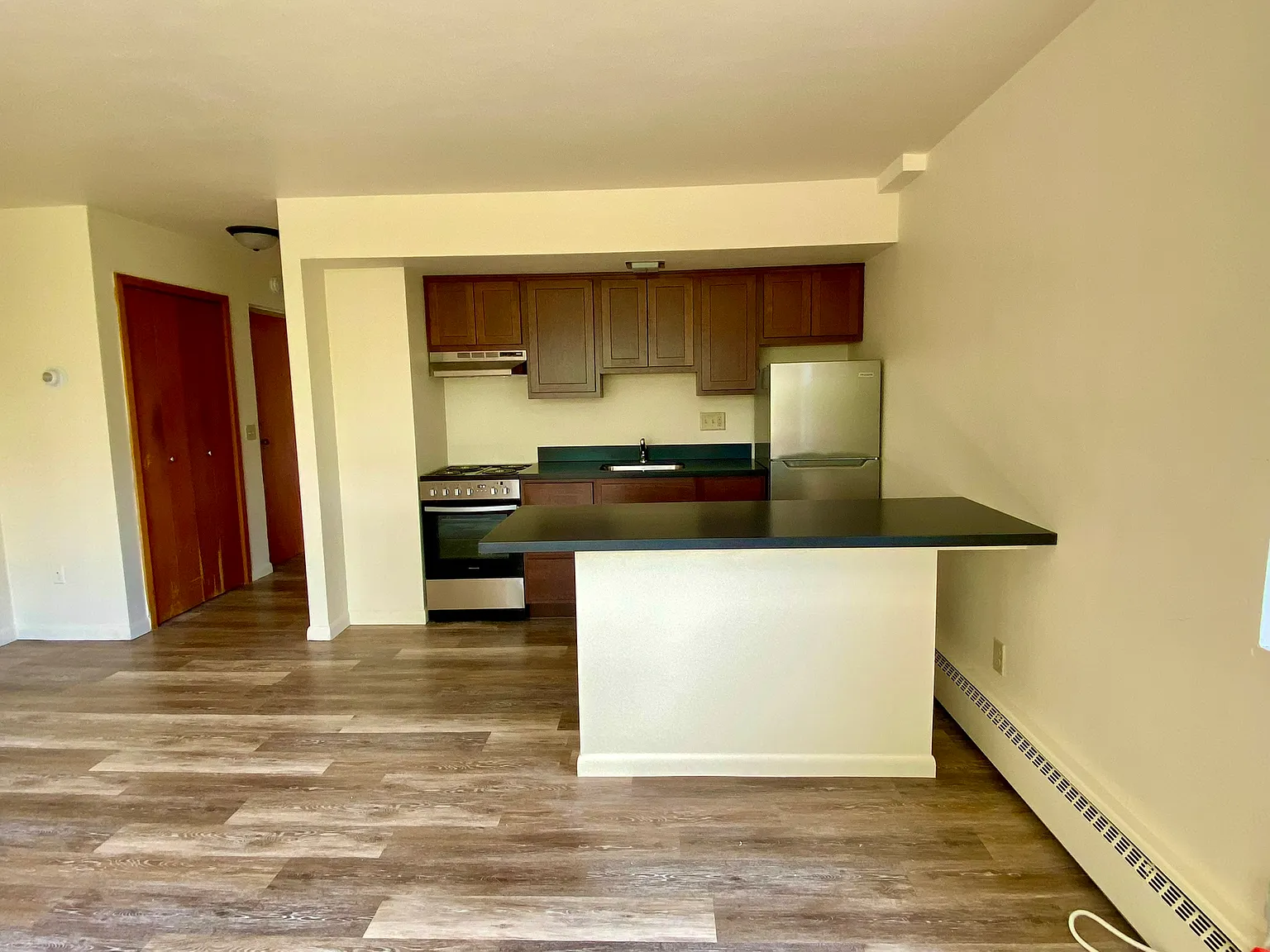 1 bed, 1.0 bath, 650 sqft, $1,415 — Photo 1