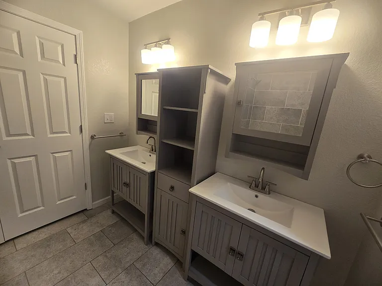4939 Woodland Ave — Photo 18