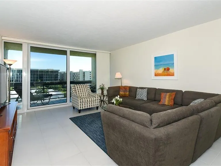 1125 Gulf Of Mexico Dr #403 — Photo 6