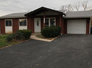 2935 Sprucewood Dr, Maryland Heights, MO 63043