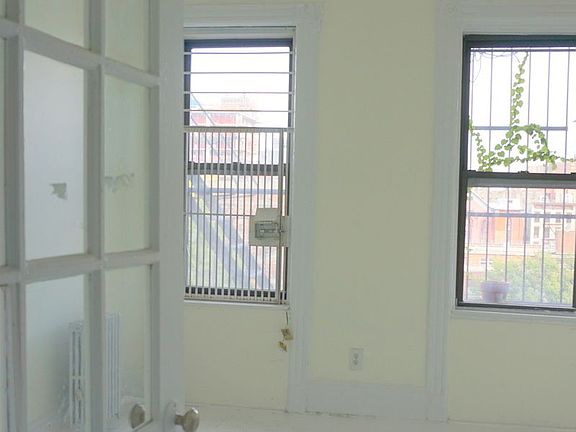 2nd image of 178 Ludlow St #4R