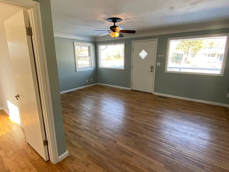 1138 Avenue D — Photo 26