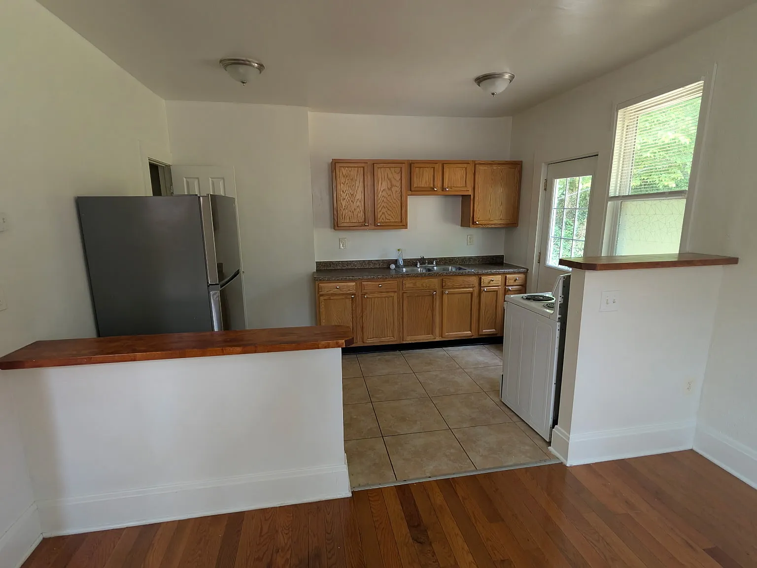 2 bed, 1992 sqft, $1,200 — Photo 3