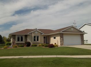 1027 Crescent Ave, Fond Du Lac, WI 54935