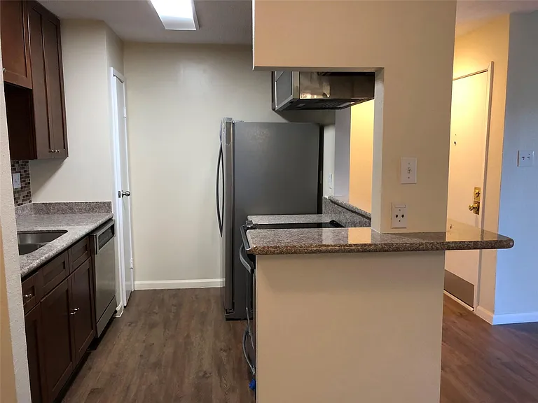 10053 Westpark Dr #324 — Photo 15