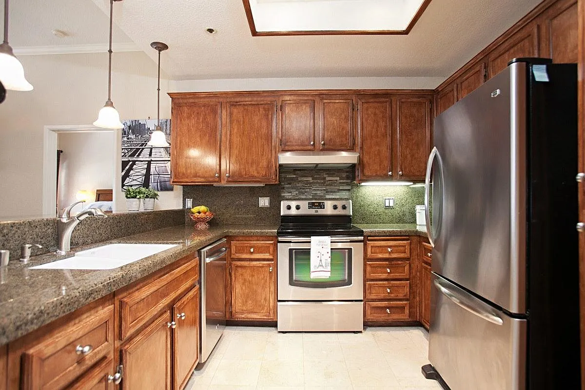 2 bed, 2.5 bath, 1265 sqft, $3,699 — Photo 2