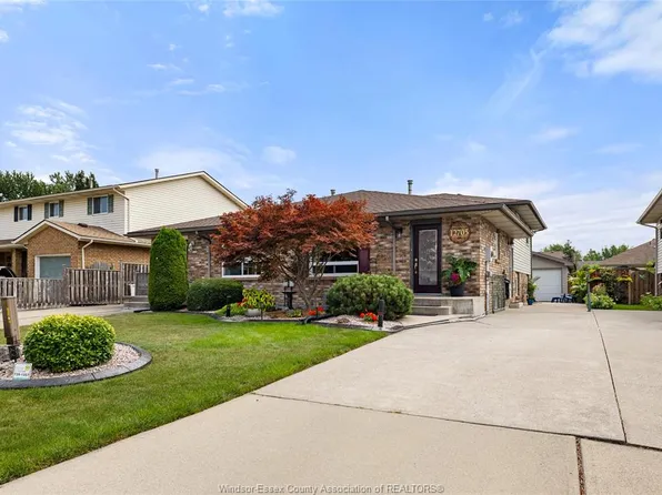 12705 Horwood Cres, Tecumseh, ON N8N 4T8