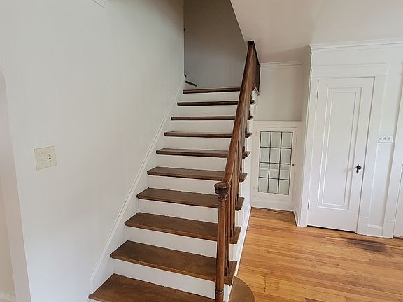 4th image of 40 Jennette Dr APT 1