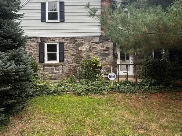 805 E Penn Pines Blvd, Aldan, PA 19018