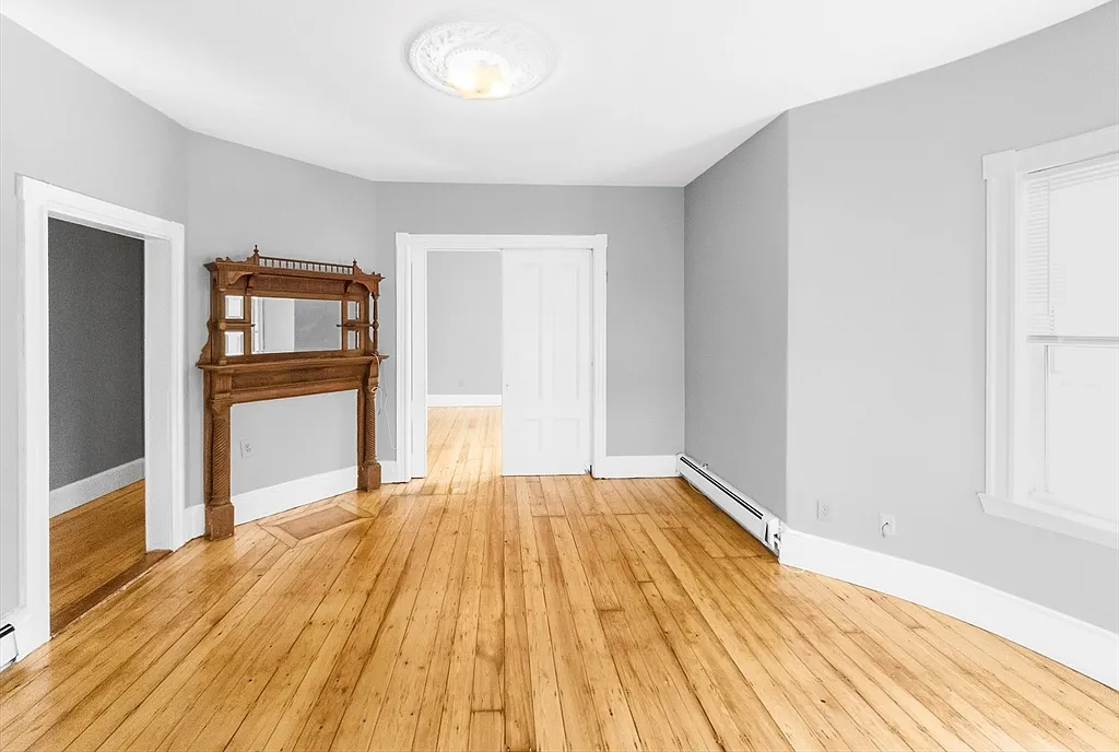3 bed, 1.0 bath, 1700 sqft, $3,500 — Photo 1