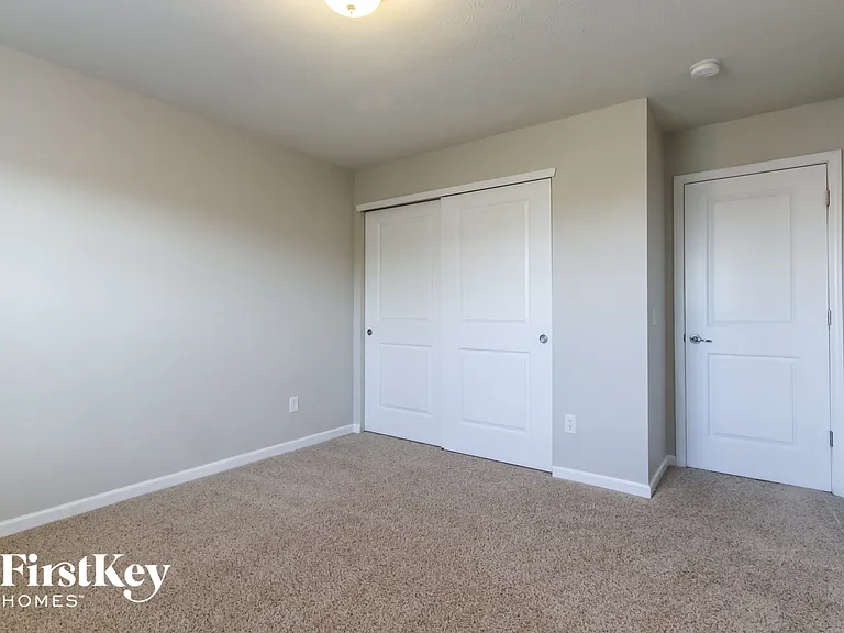11231 Dobbins Dr — Photo 12