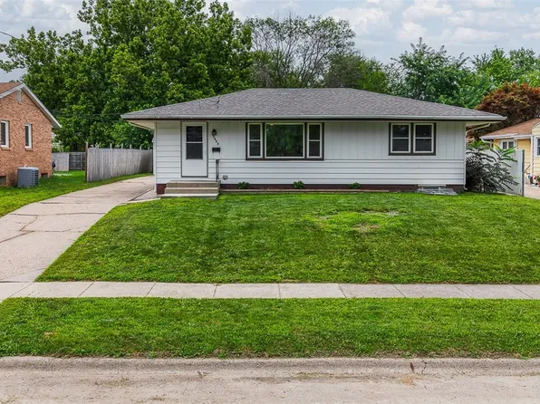 2805 E 38th Ct, Des Moines, IA 50317