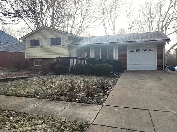 1740 Dover Ct, Ypsilanti, MI 48198