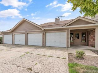 7040 Park Lane Ct #8102, Woodridge, IL 60517