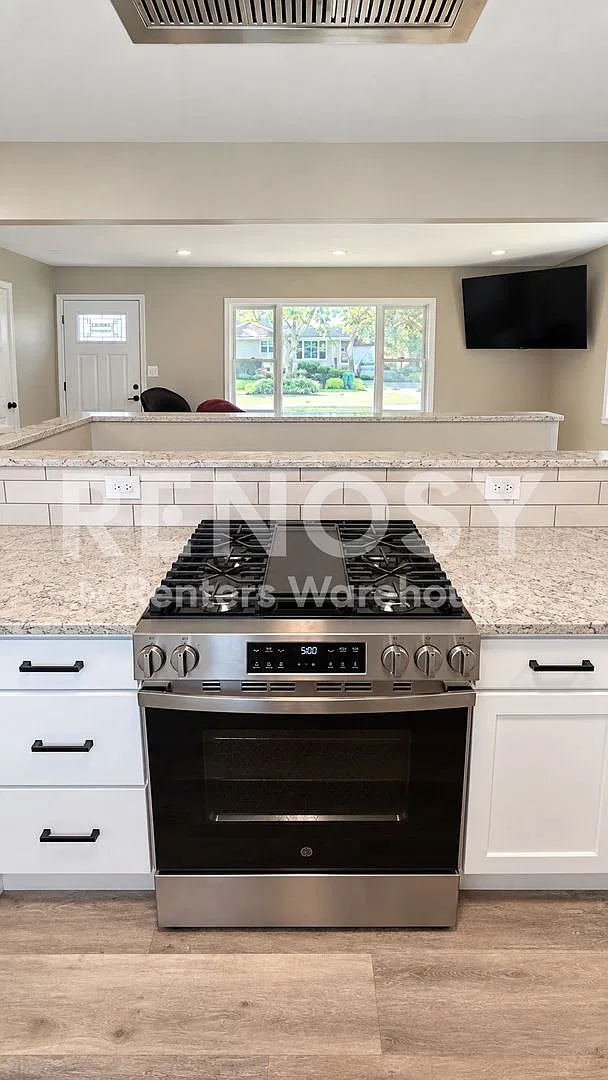 Available Now - Beautifully Updated 3 Bedroom Home - $2,300/Month — Photo 4