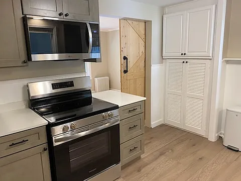 9100 Main St #4 — Photo 6
