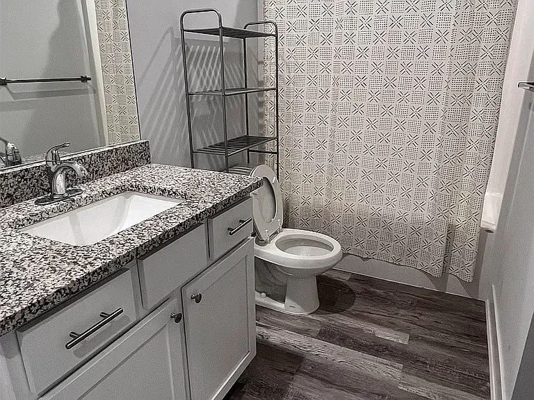 5466 Colburn Ct E — Photo 7