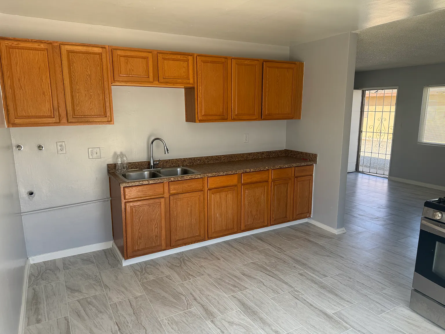 2 bed, 974 sqft, $1,950 — Photo 3