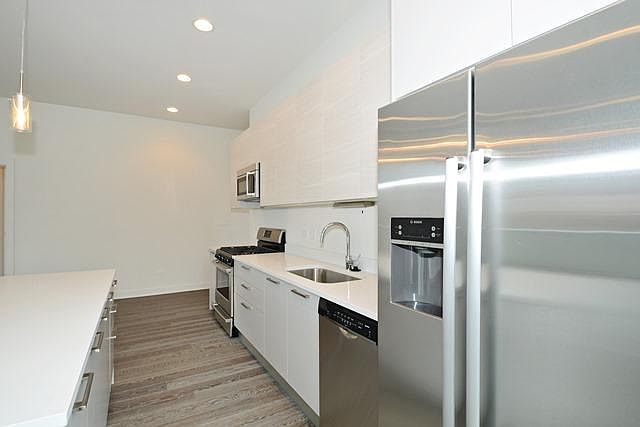 1st image of 858 N Franklin St #1551595