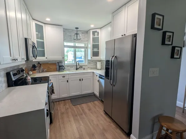 2671 Emory Drive E #B, West Palm Beach, FL 33415