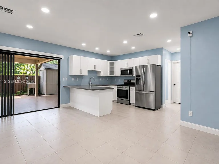 525 NW 100th Ct #525 — Photo 13