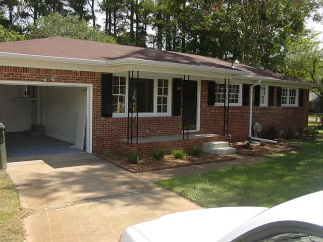 600 Larry Dr — Photo 2