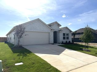 709 Red Wolf Dr, Jarrell, TX 76537