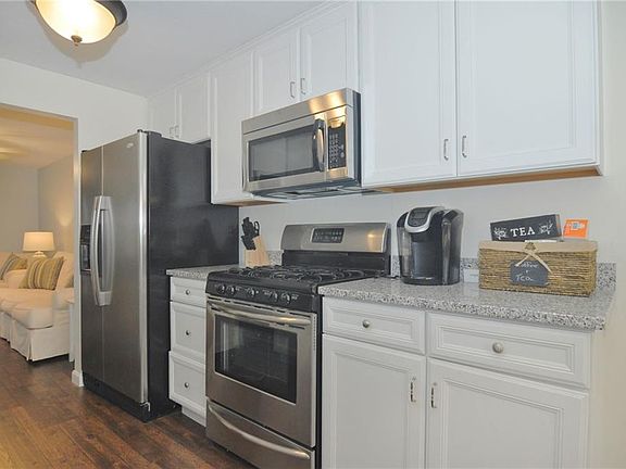 5th image of 200 Heroux Blvd Unit 1902