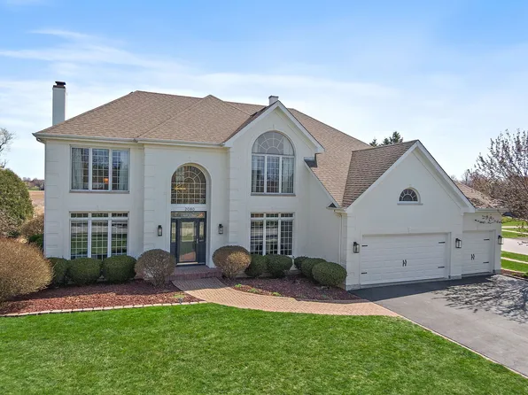 2080 Arrowhead Ct, Geneva, IL 60134