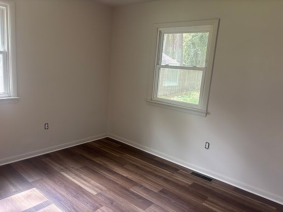 5th image of 808 Mohawk Ave