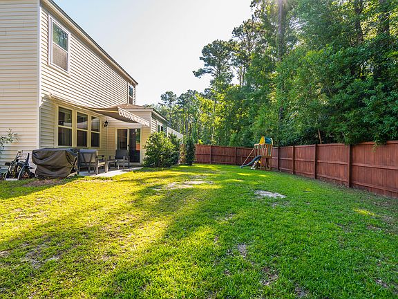 2nd image of 2627 Alamanda Dr