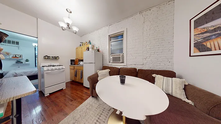 Rented by Bond New York | media 2