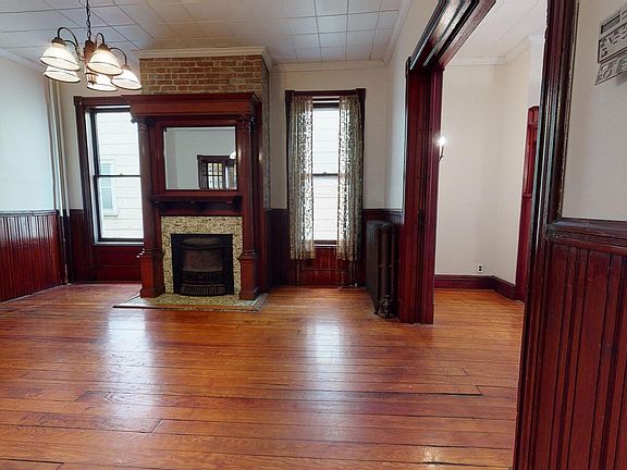 5th image of 9 Woodlawn Ave #1