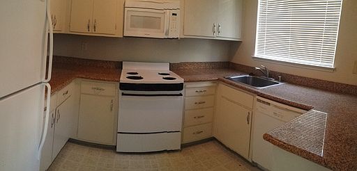 4th image of 1540 Hudson St APT 301