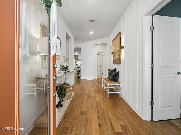 3rd image of 386 SAW PALMETTO Street