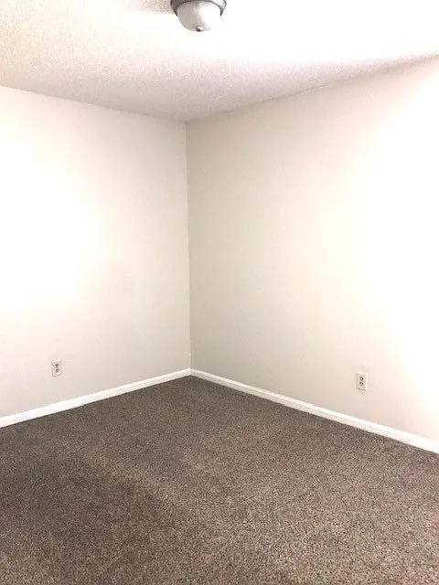 2 bed, 1.5 bath, 1000 sqft, $750 — Photo 3