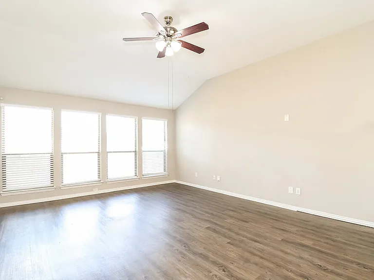 9308 Cynthia Ct — Photo 7